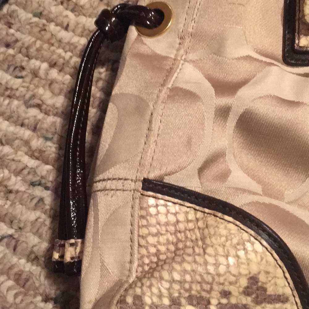Coach Purse - Picture 4 of 8